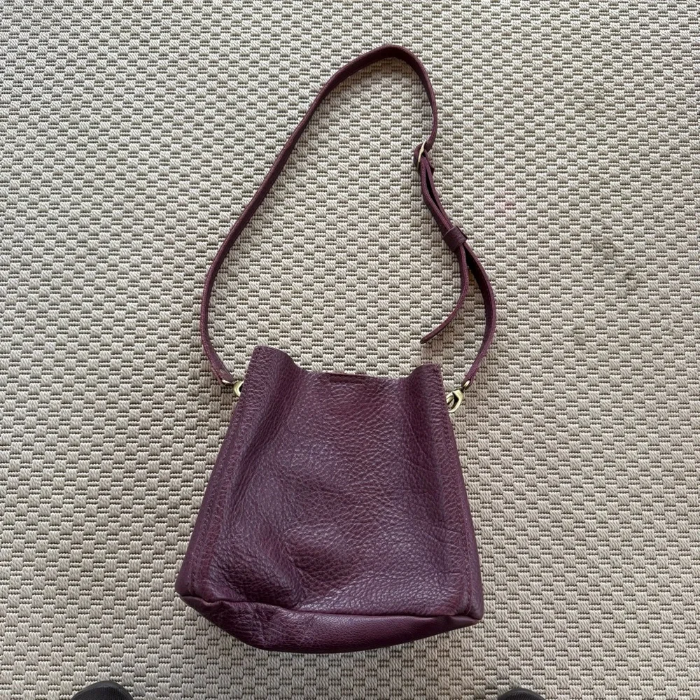 portland leather pebbled leather plum color butterfly bucket bag - Picture 2 of 5